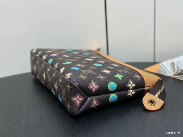 VOYAGE LOUIS VUITTON POCHETTE SOUPLE-32*21*8CM 0404